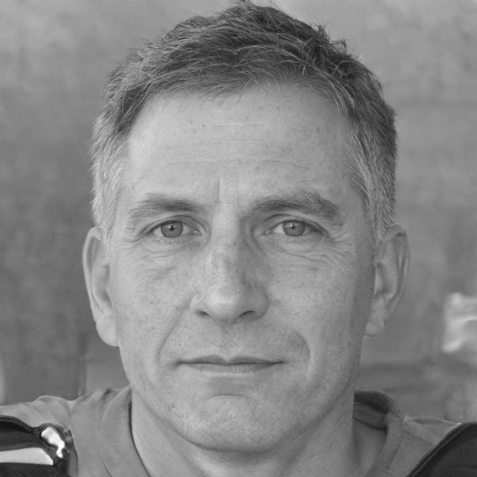 Retrato de Miguel Torres, Coordinador de Programas Educativos